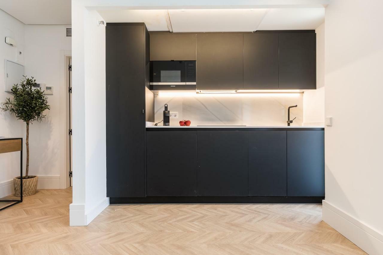 Feelathome Waldorf Suites Apartments Madri Exterior foto